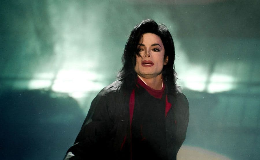 Michael Jackson durante una presentación en 1996