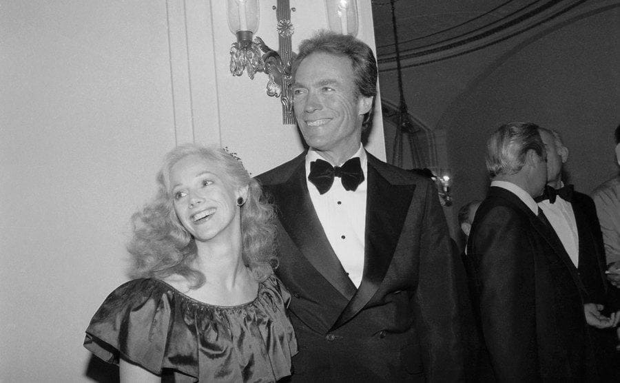 Sondra Locke and Clint Eastwood on the red carpet 