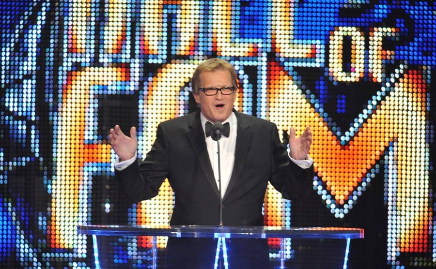 Drew Carey is presenting the 2011 WWE Hall Of Fame Induction Ceremony.