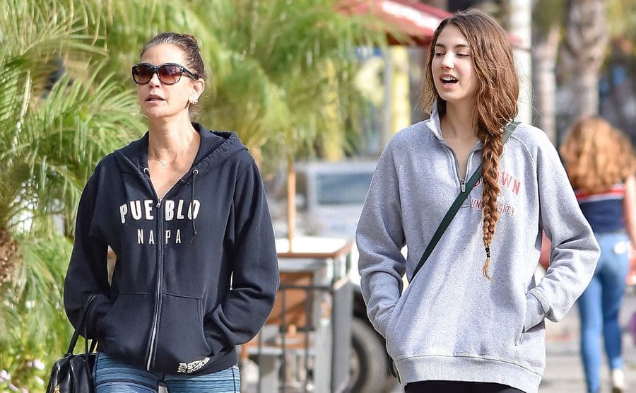 Teri and her daughter, Emerson, are seen walking in Los Angeles, California.