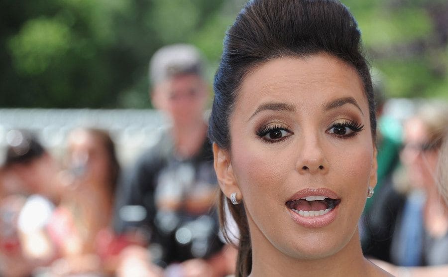 Eva Longoria is attending a photocall for 'Desperate Housewives'.