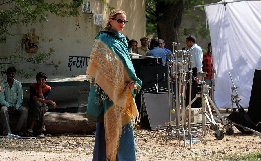 Julia Roberts arrives on set in India for the film Eat Pray Love. 