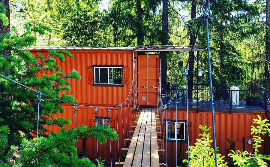 A picture of the container home.